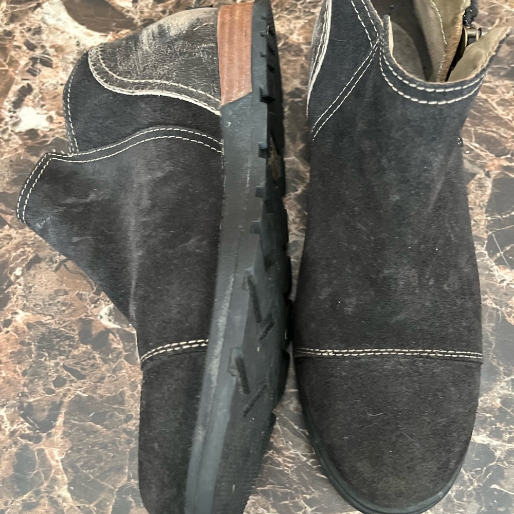 Sorel Black and Brown Women's Boots size 8